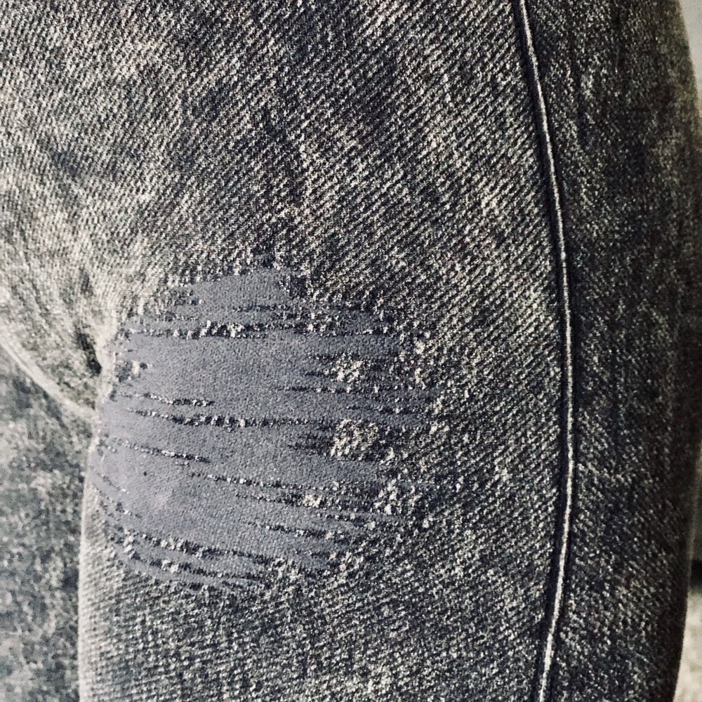 🆕 CHARCOAL DESTROYED LEGGINGS 🖤LAST PAIR🖤 - Picture 4 of 5